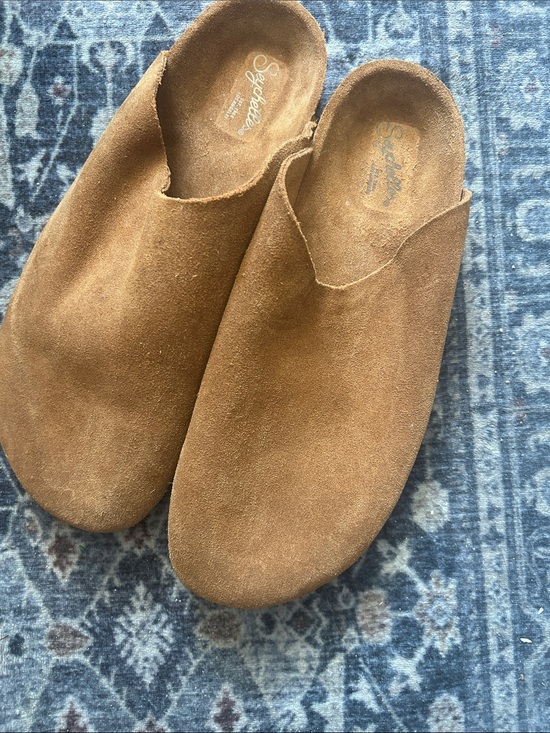 Seychelles Shoes - Seychelles women’s brown suede slip on.